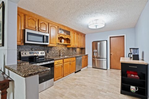 Villa ou maison à vendre à Hollywood, Floride: 3 chambres, 121.24 m2 № 1947168 - photo 8