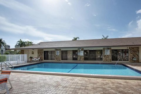 Condominio en Dania Beach, Florida, 2 dormitorios  № 2077635