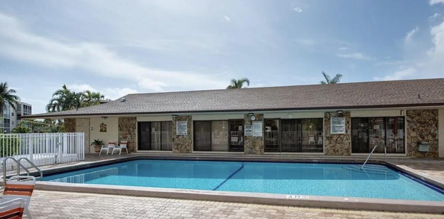Condominio en Dania Beach, Florida, 2 dormitorios  № 2077635