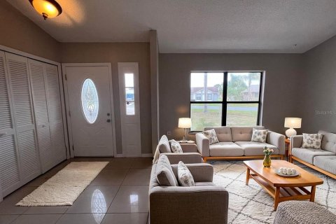 House in Kissimmee, Florida 4 bedrooms, 180.51 sq.m. № 1798558 - photo 3