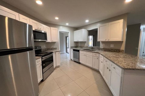 House in Kissimmee, Florida 4 bedrooms, 180.51 sq.m. № 1798558 - photo 19