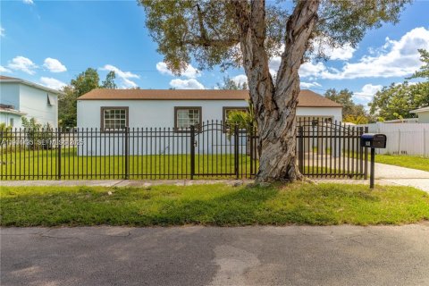 Купить виллу или дом в Майами, Флорида 3 спальни, 99.87м2, № 1994633 - фото 3