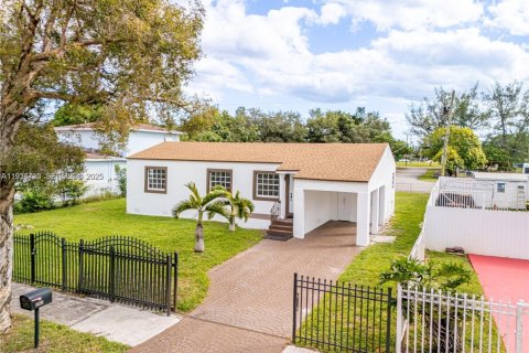 Дом в Майами, Флорида 3 спальни, 99.87м2 № 1994633