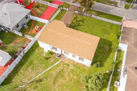 Купить виллу или дом в Майами, Флорида 3 спальни, 99.87м2, № 1994633 - фото 29