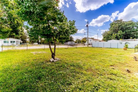 Купить виллу или дом в Майами, Флорида 3 спальни, 99.87м2, № 1994633 - фото 27