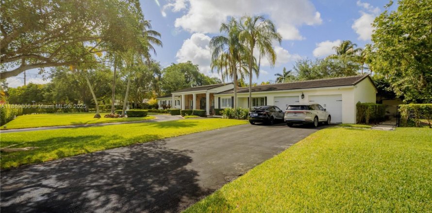 Дом в Майами, Флорида 4 спальни, 228.35м2 № 1939187