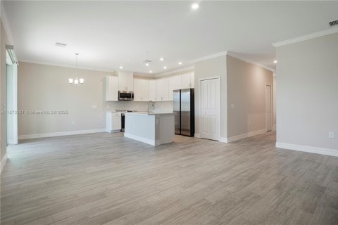 House in Port Charlotte, Florida 3 bedrooms № 2014184 - photo 12