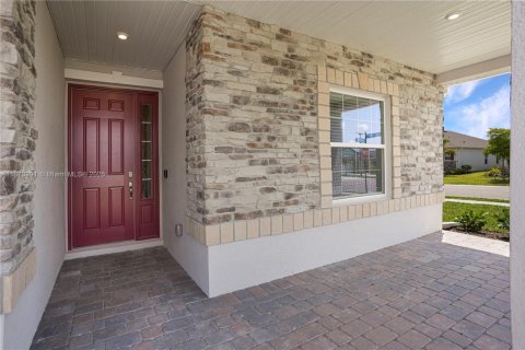 House in Port Charlotte, Florida 3 bedrooms № 2014184 - photo 5