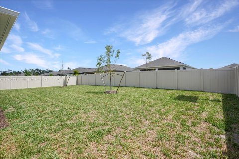 House in Port Charlotte, Florida 3 bedrooms № 2014184 - photo 29