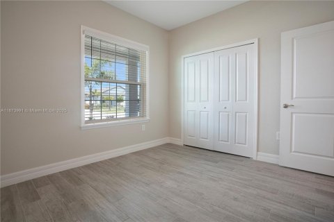 House in Port Charlotte, Florida 3 bedrooms № 2014184 - photo 13