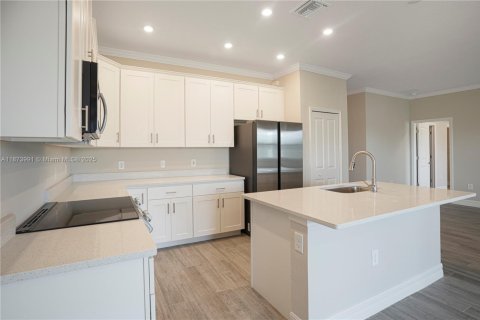 House in Port Charlotte, Florida 3 bedrooms № 2014184 - photo 8