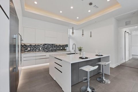 Купить виллу или дом в Сарасота, Флорида 7 комнат, 250.09м2, № 1388562 - фото 4