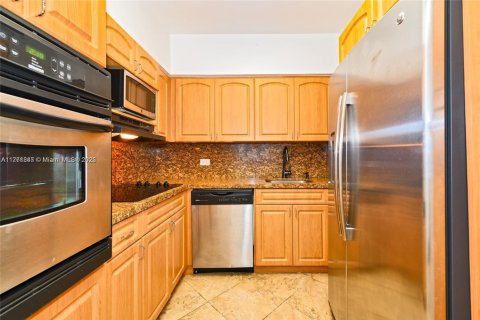 Copropriété à louer à Miami Beach, Floride: 2 chambres, 109.72 m2 № 1867947 - photo 11