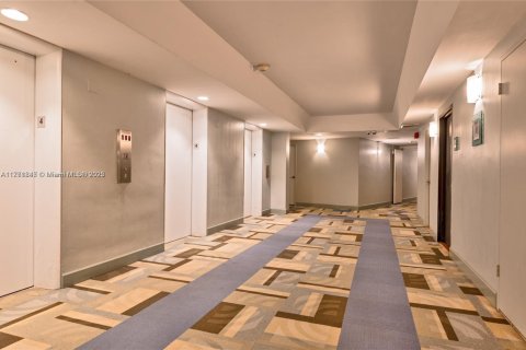 Copropriété à louer à Miami Beach, Floride: 2 chambres, 109.72 m2 № 1867947 - photo 7