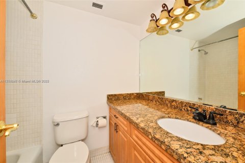 Copropriété à louer à Miami Beach, Floride: 2 chambres, 109.72 m2 № 1867947 - photo 16