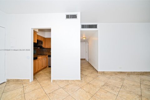 Copropriété à louer à Miami Beach, Floride: 2 chambres, 109.72 m2 № 1867947 - photo 10