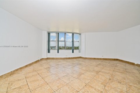 Copropriété à louer à Miami Beach, Floride: 2 chambres, 109.72 m2 № 1867947 - photo 9