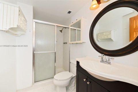 Copropriété à louer à Miami Beach, Floride: 2 chambres, 109.72 m2 № 1867947 - photo 20