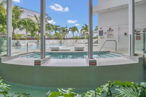 Condo in Bay Harbor Islands, Florida, 2 bedrooms  № 1704089 - photo 27