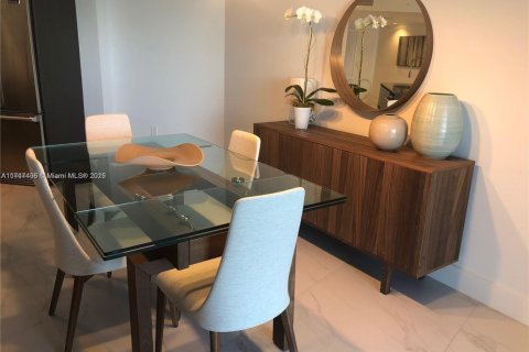 Condo in Bay Harbor Islands, Florida, 2 bedrooms  № 1704089 - photo 5
