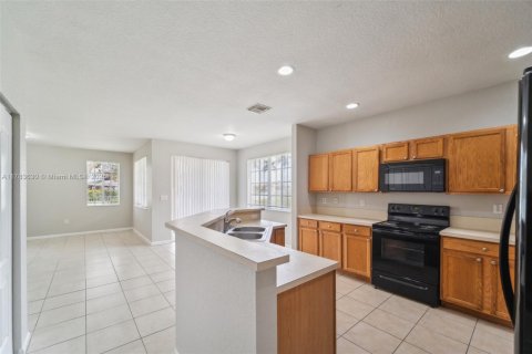 Casa en venta en Homestead, Florida, 5 dormitorios, 289.86 m2 № 1641164 - foto 9