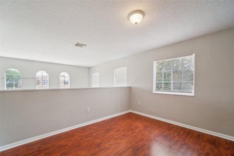 Casa en venta en Homestead, Florida, 5 dormitorios, 289.86 m2 № 1641164 - foto 16