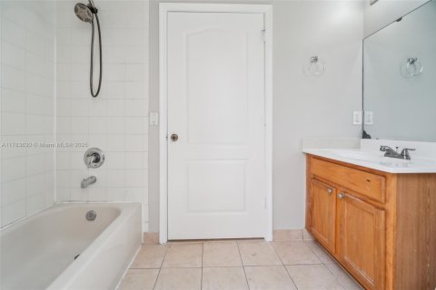 Casa en venta en Homestead, Florida, 5 dormitorios, 289.86 m2 № 1641164 - foto 19