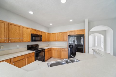 Casa en venta en Homestead, Florida, 5 dormitorios, 289.86 m2 № 1641164 - foto 10