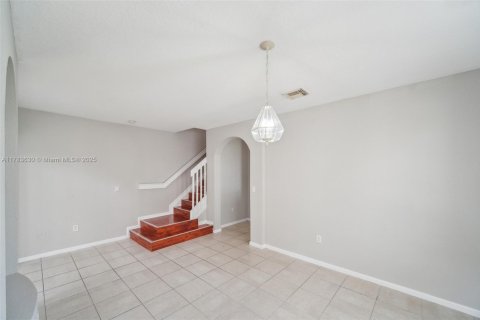 Casa en venta en Homestead, Florida, 5 dormitorios, 289.86 m2 № 1641164 - foto 6