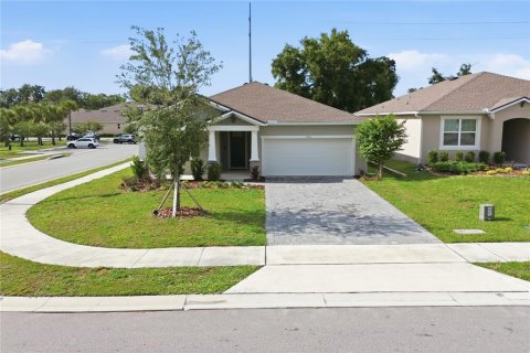 House in DeLand, Florida 4 bedrooms, 175.96 sq.m. № 2224324 - photo 2