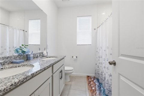 House in DeLand, Florida 4 bedrooms, 175.96 sq.m. № 2224324 - photo 27