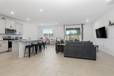 House in DeLand, Florida 4 bedrooms, 175.96 sq.m. № 2224324 - photo 7