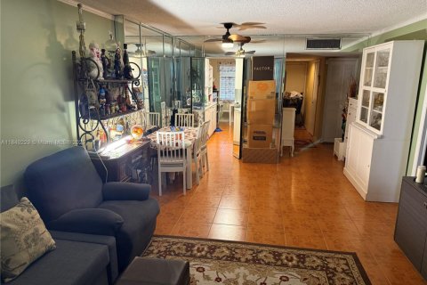 Condominio en venta en Lauderdale Lakes, Florida, 2 dormitorios, 89.19 m2 № 1828869 - foto 7