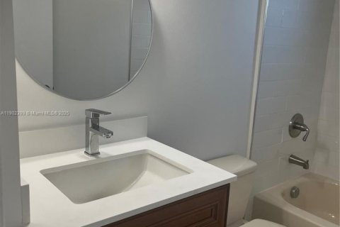 Apartment in Miami, Florida 2 bedrooms, 1707.17 sq.m. № 1953782 - photo 14
