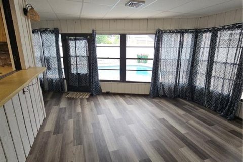 House in Largo, Florida 3 bedrooms, 148.74 sq.m. № 2227483 - photo 13