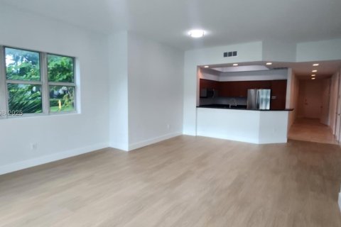 Condo in North Miami, Florida, 2 bedrooms  № 2061098