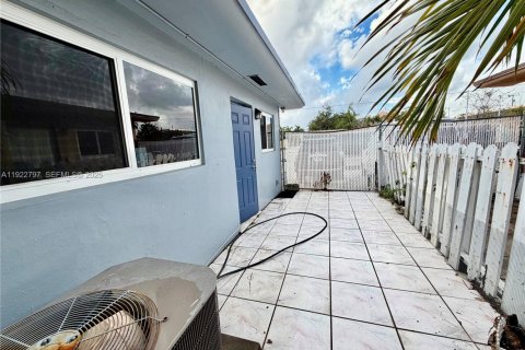 Appartement à louer à Hollywood, Floride: 2 chambres, 77.11 m2 № 1976539 - photo 16