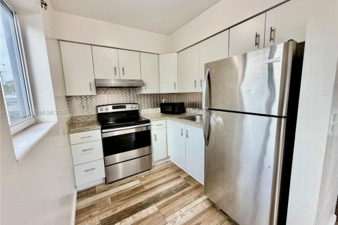 Appartement à louer à Hollywood, Floride: 2 chambres, 77.11 m2 № 1976539 - photo 3