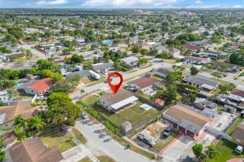 Villa ou maison à louer à Homestead, Floride: 4 chambres, 119.66 m2 № 1954503 - photo 29