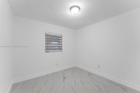 Villa ou maison à louer à Homestead, Floride: 4 chambres, 119.66 m2 № 1954503 - photo 12