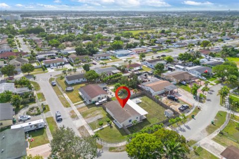 Villa ou maison à louer à Homestead, Floride: 4 chambres, 119.66 m2 № 1954503 - photo 28