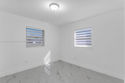 Villa ou maison à louer à Homestead, Floride: 4 chambres, 119.66 m2 № 1954503 - photo 16