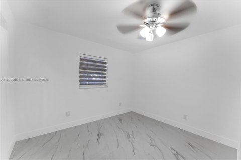 Villa ou maison à louer à Homestead, Floride: 4 chambres, 119.66 m2 № 1954503 - photo 19