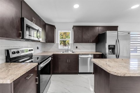 Villa ou maison à louer à Homestead, Floride: 4 chambres, 119.66 m2 № 1954503 - photo 9