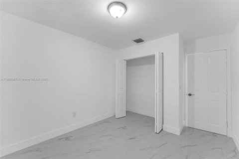 Villa ou maison à louer à Homestead, Floride: 4 chambres, 119.66 m2 № 1954503 - photo 13