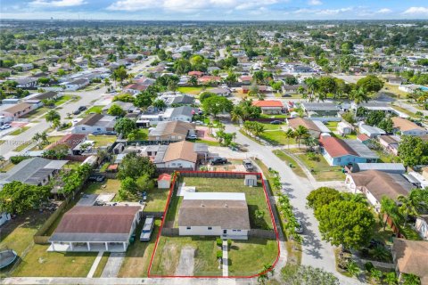 Villa ou maison à louer à Homestead, Floride: 4 chambres, 119.66 m2 № 1954503 - photo 27