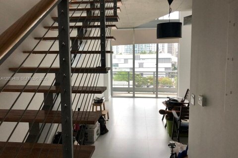 Condo in Miami, Florida, 1 bedroom  № 2264274 - photo 9