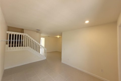 Снять в аренду таунхаус в Хайалиа, Флорида 4 спальни, 177.81м2, № 1970189 - фото 3