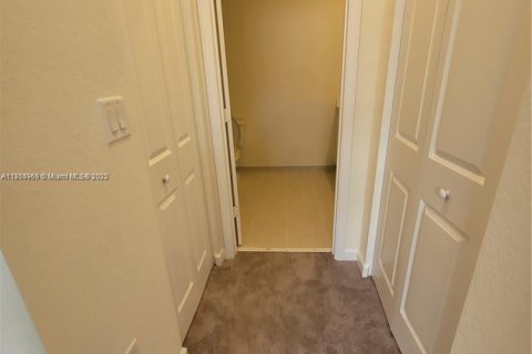 Снять в аренду таунхаус в Хайалиа, Флорида 4 спальни, 177.81м2, № 1970189 - фото 14