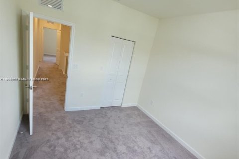 Снять в аренду таунхаус в Хайалиа, Флорида 4 спальни, 177.81м2, № 1970189 - фото 20